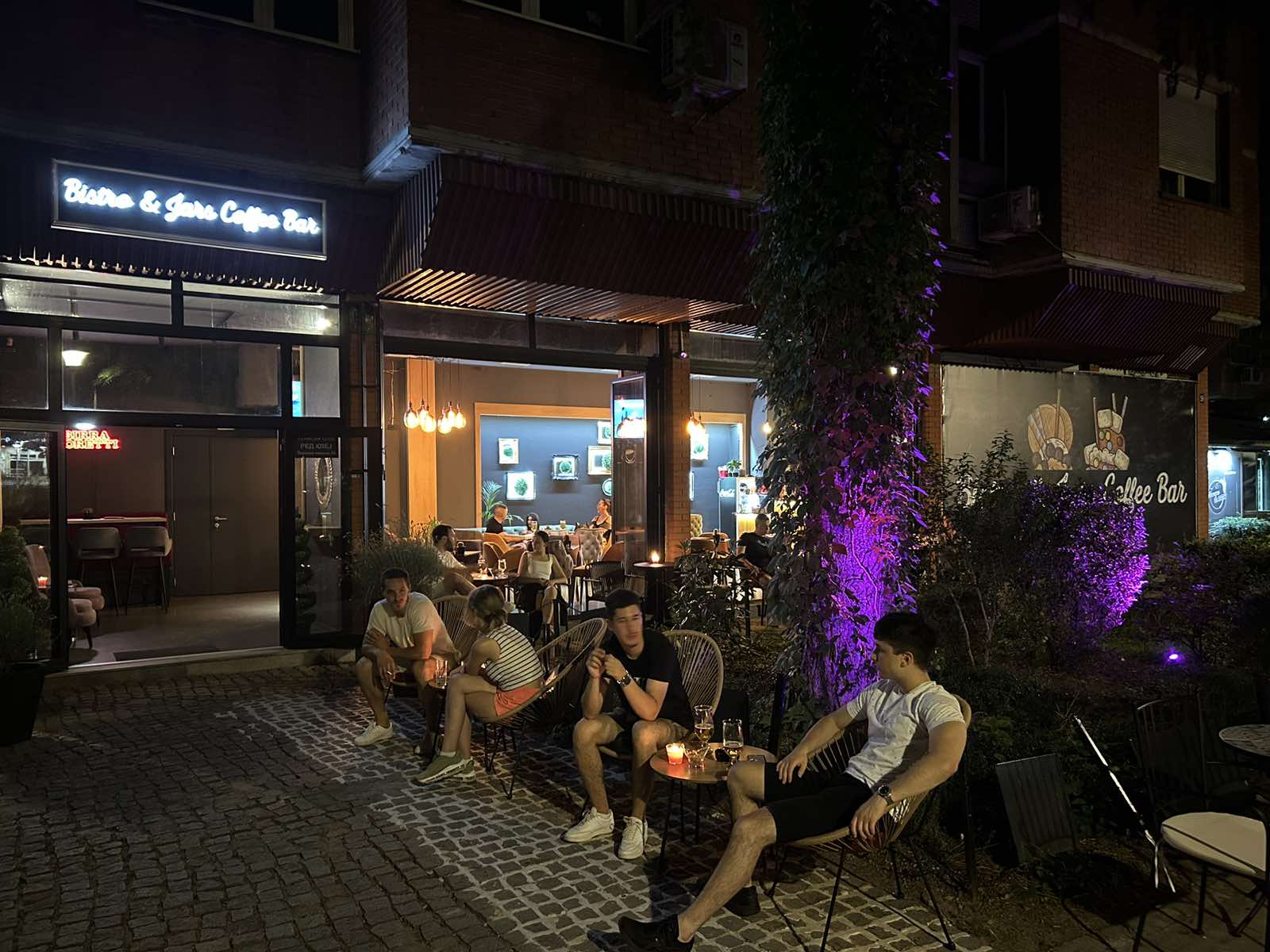 Bistro & Jars Coffee Bar